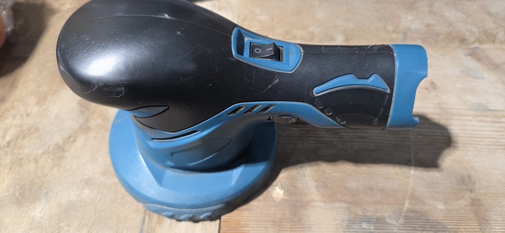 Saker Mini Cordless Buffer - No Batteries