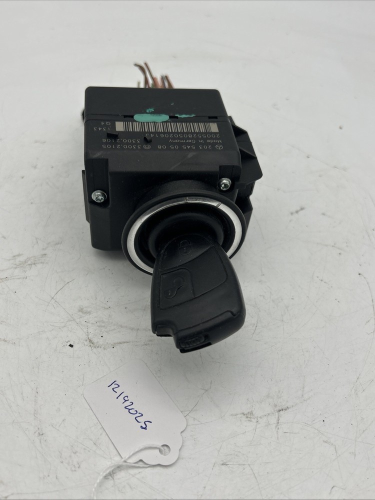 2001-2005 Mercedes C240 Ignition Switch Module Receiver Node W/ Key 2035450508