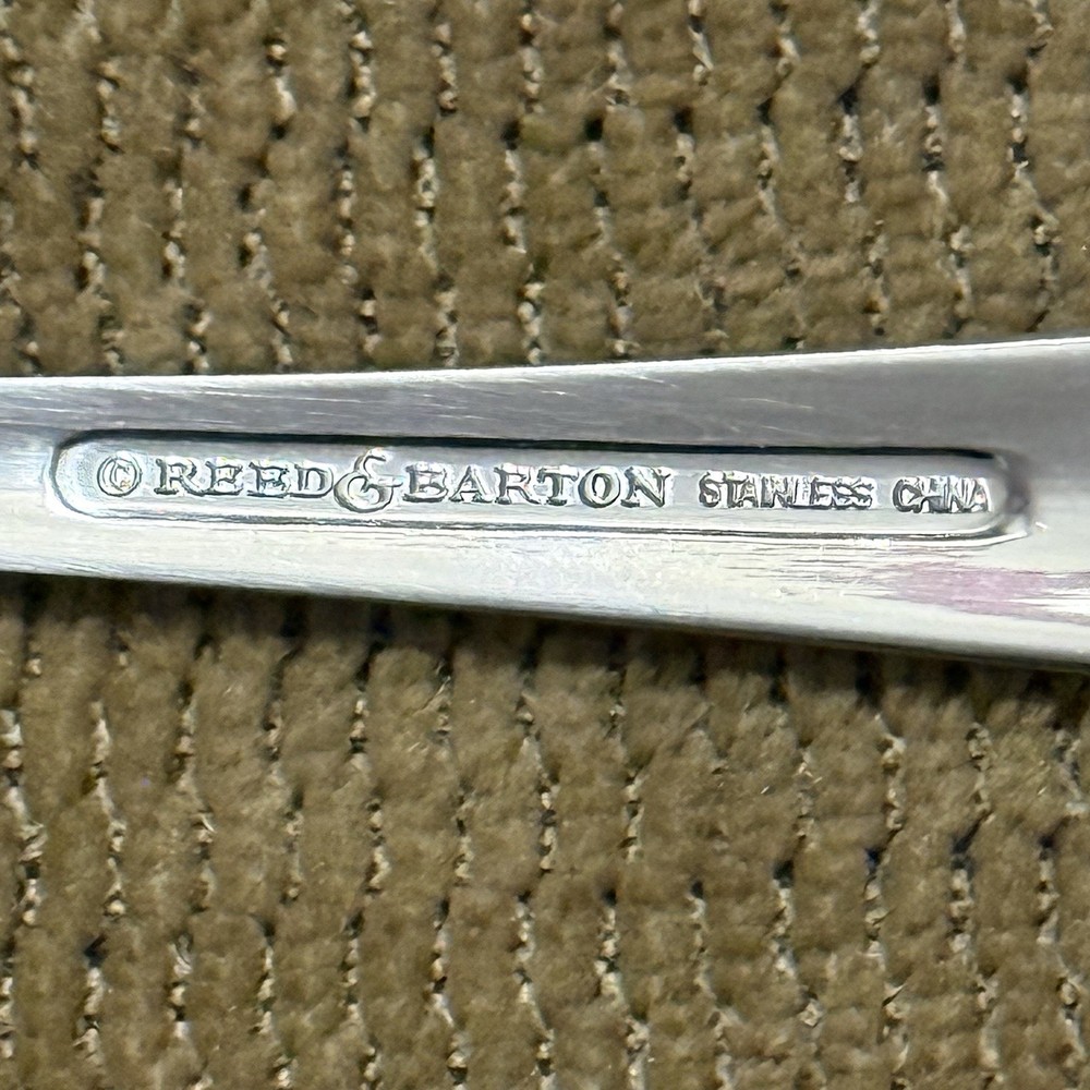 Reed & Barton Mendon 5 Piece Place Setting Stainless Flatware