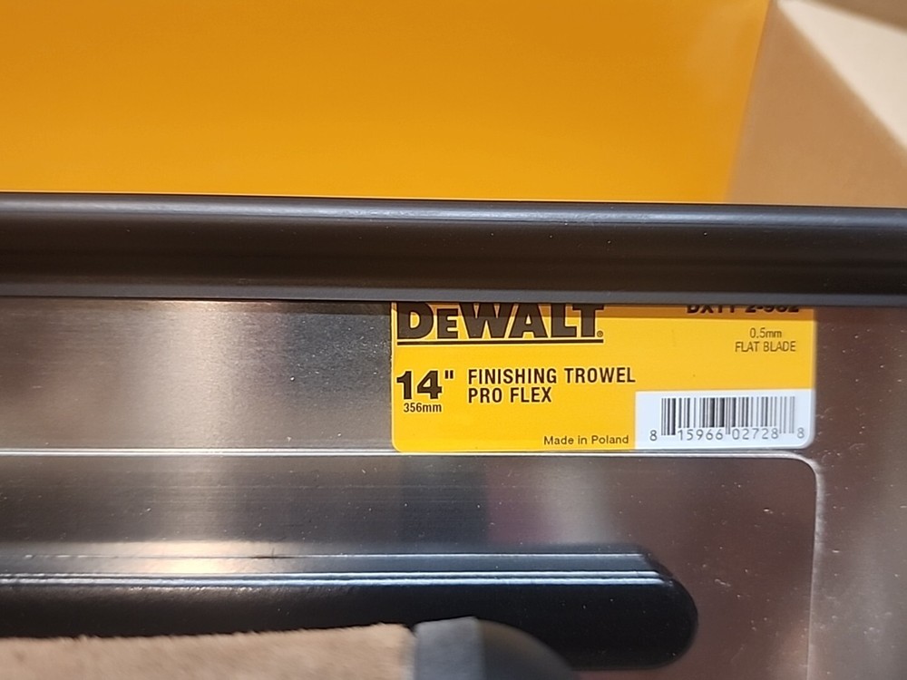 DeWALT pro Flex Finishing Trowel DXTT 2-982