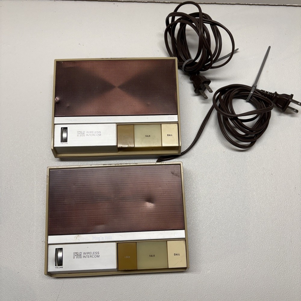 Realistic Plug N Talk FM Wireless Intercoms 43-212B Radio Shack Working (2)
