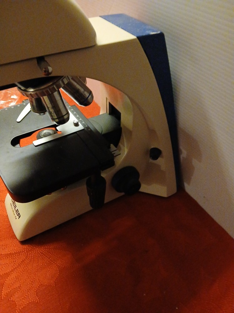 Seiler Microlux IV LED Compound Microscope With 5- Objectives