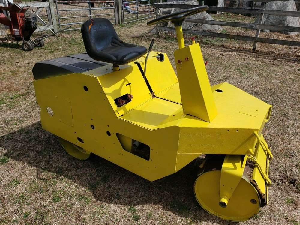 Vibrating Roller Compactor