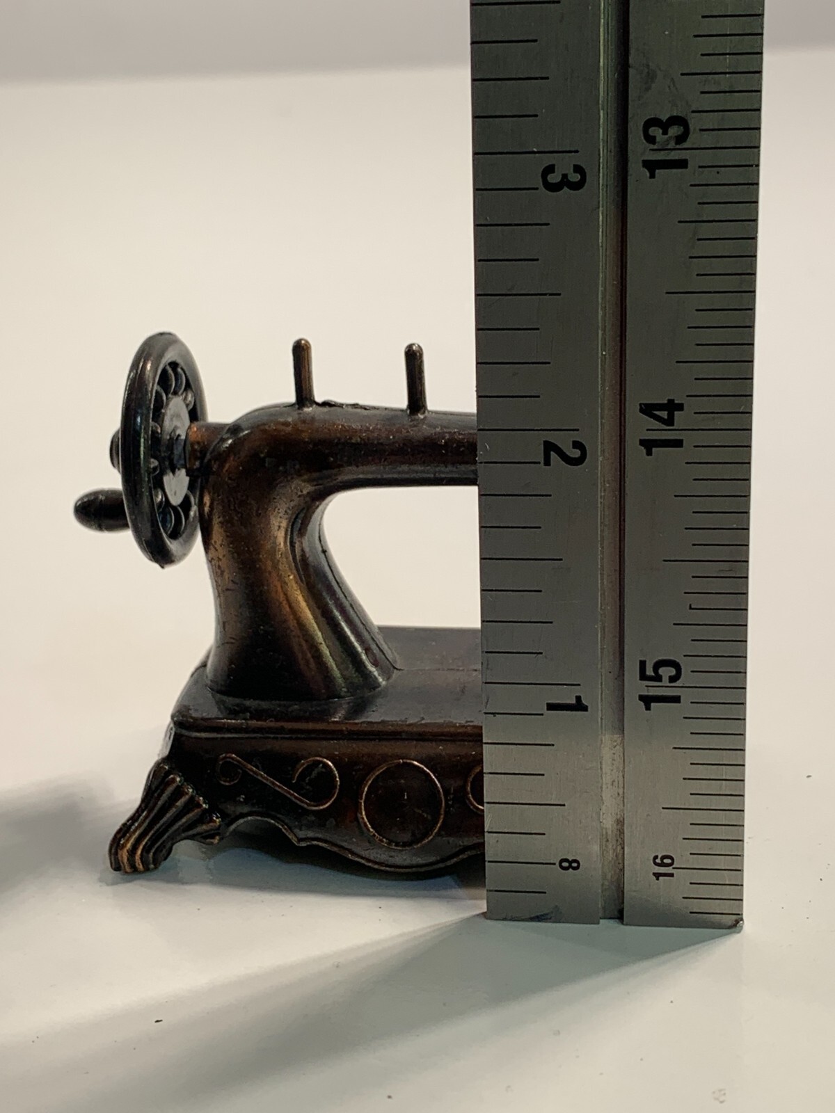 Vintage Die-Cast Pencil Sharpener Singer Style Sowing Machine Works PSD2