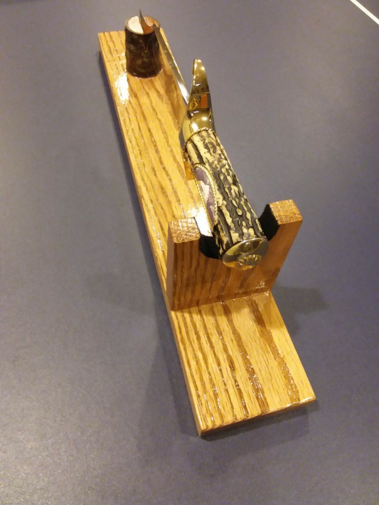BOWIE KNIFE/SWORD DISPLAY STAND