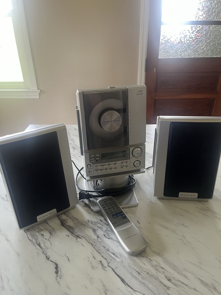 Sharper Image SO226 Vertical CD Stereo CD Player AM/FM INCLUDES Remote