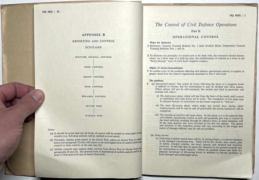 1960 UK CIVIL DEFENCE HQ SECTION INSTRUCTOR NOTES HMSO NUCLEAR TRAINING HANDBOOK