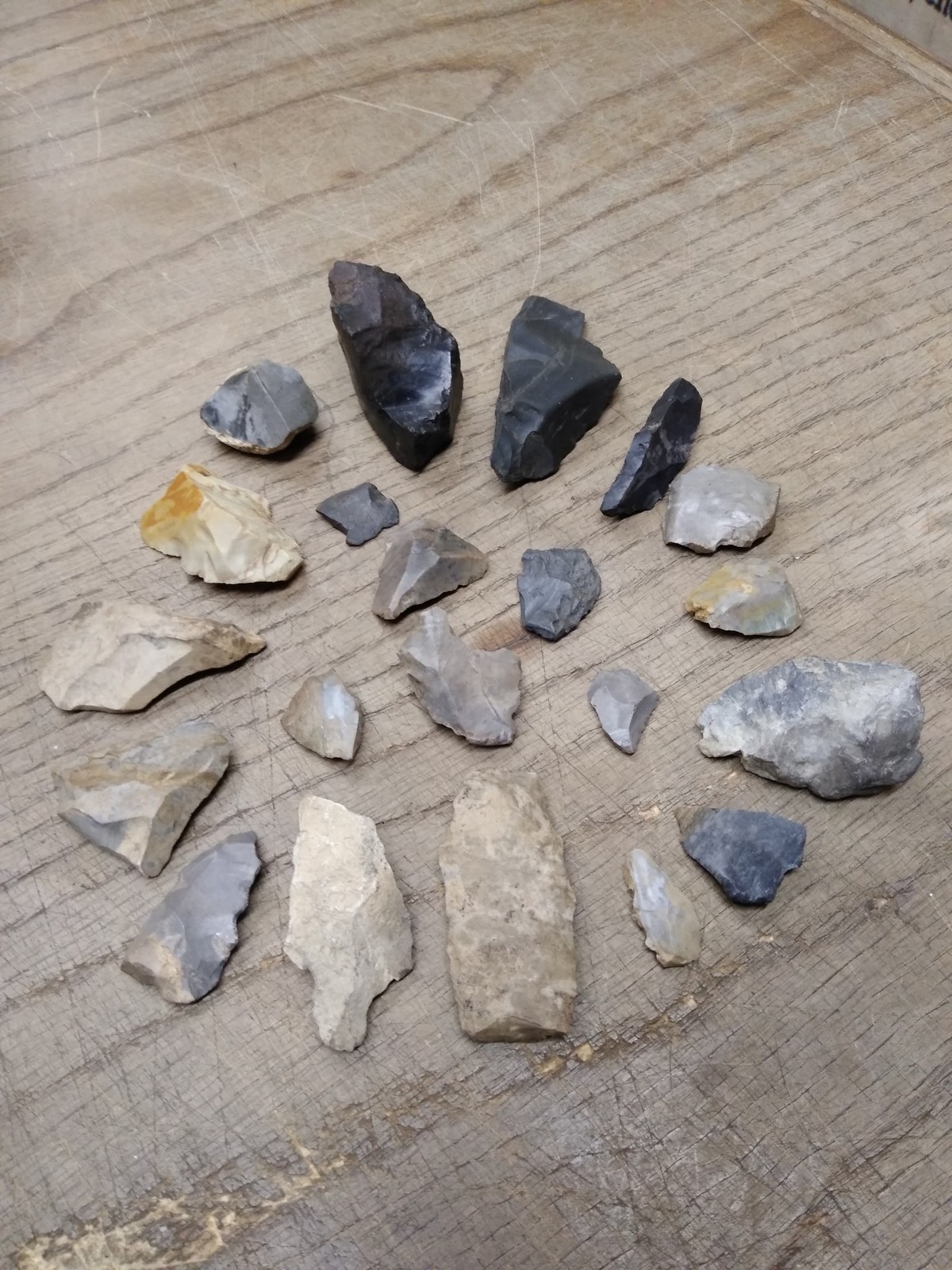 21 Piece Pennsylvania Native American Arrowheads Artifacts Tool Shards Lot