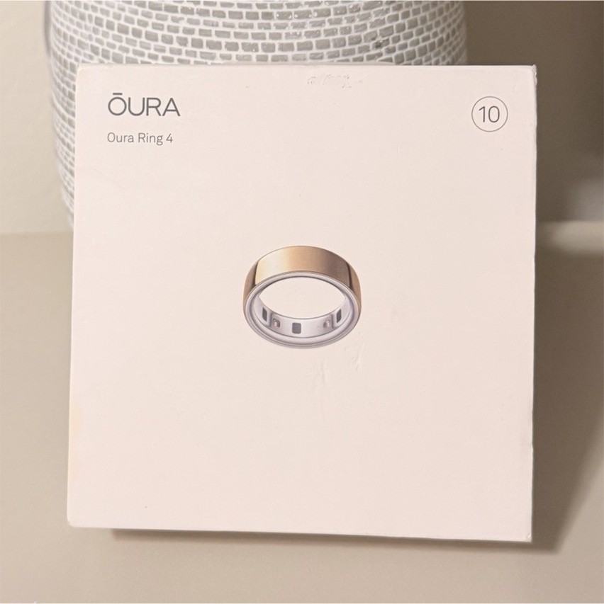 OURA Oura Ring 4 Gold  Size 10