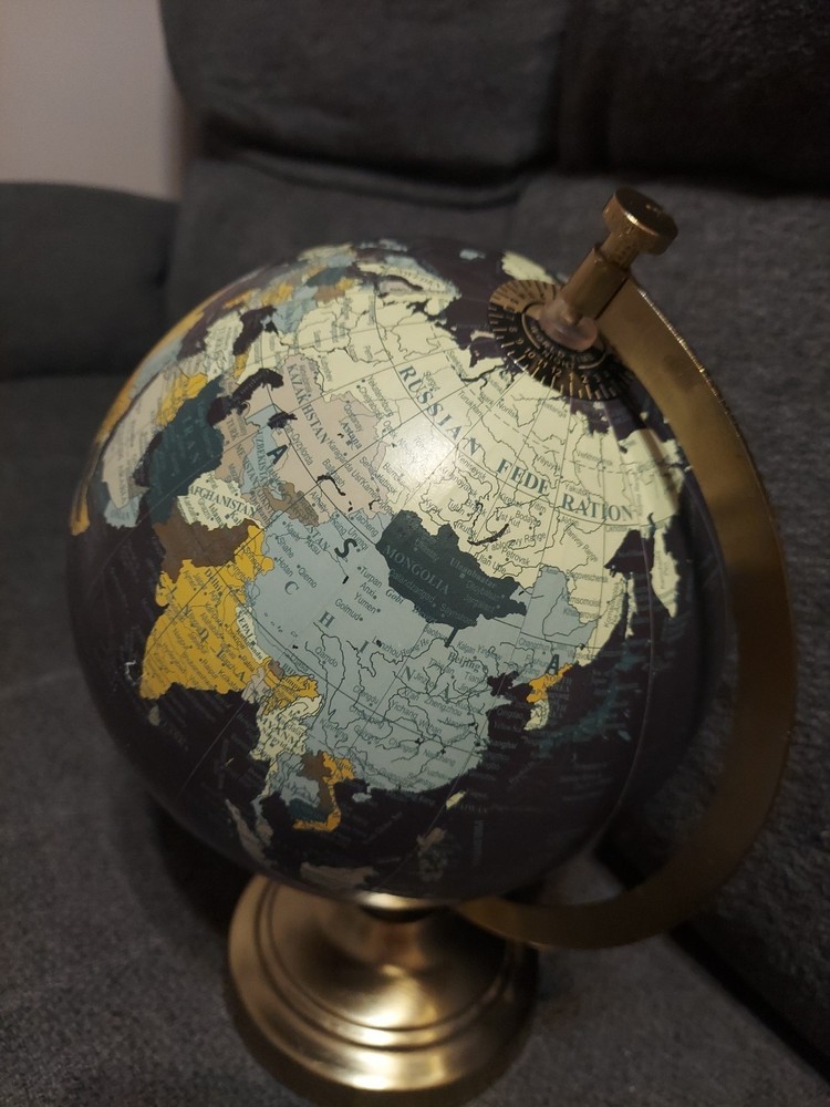 2020 Black Small Globe DesignCo 15in