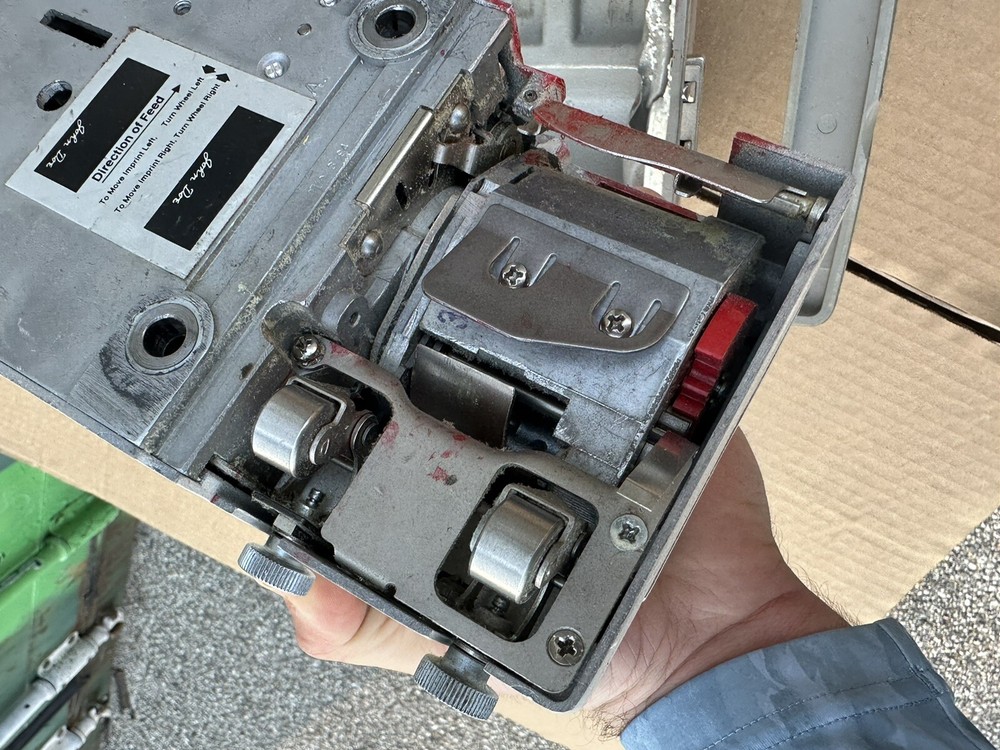 PITNEY BOWES CHECK SIGNER-IMPRINTER, MODEL 5390