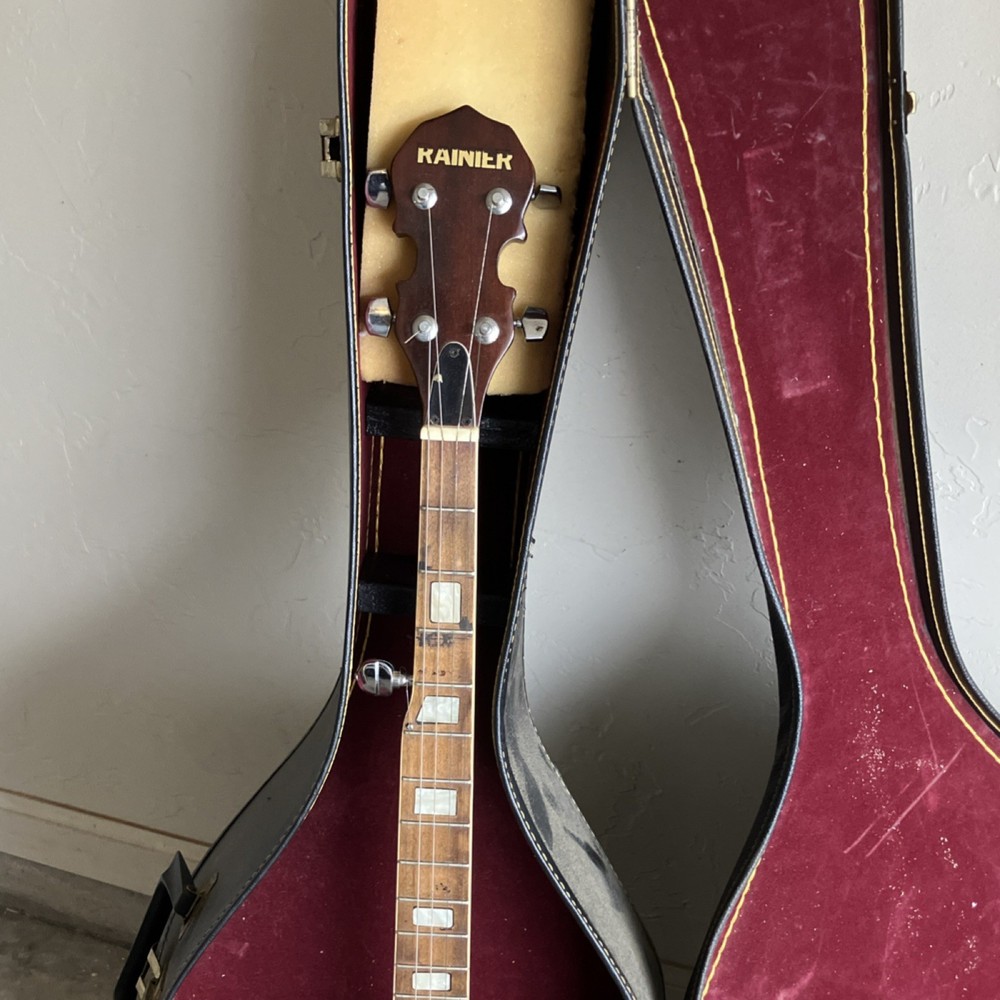 Kainilk 5-String Closed Back Brown Banjo with Hard Case & Method Book