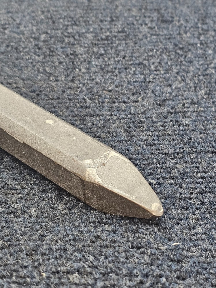Brunner & Lay 12" Rivet Buster Point Chisel 0.87" Width - Gray