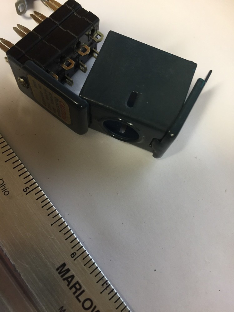 ELCO RE-23547 8 PINE CONNECTOR  NOS