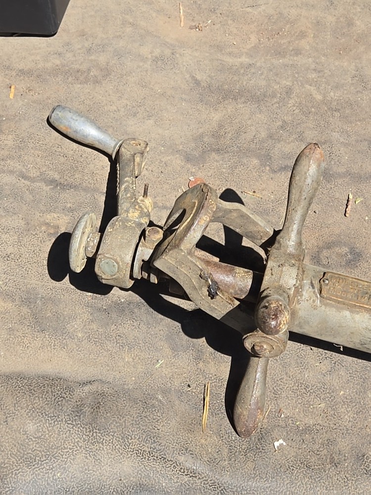 Mueller D5 Drilling and Stopping / Tapping Machine (SD12)