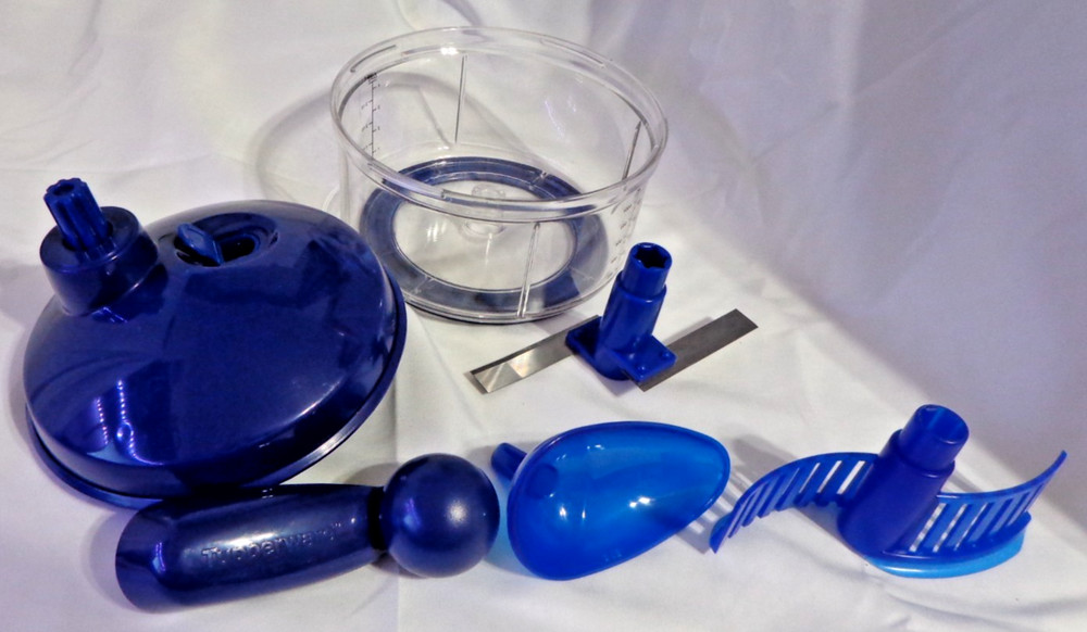 Tupperware Quick Chef Sapphire Blue Non-Electric Food Processor