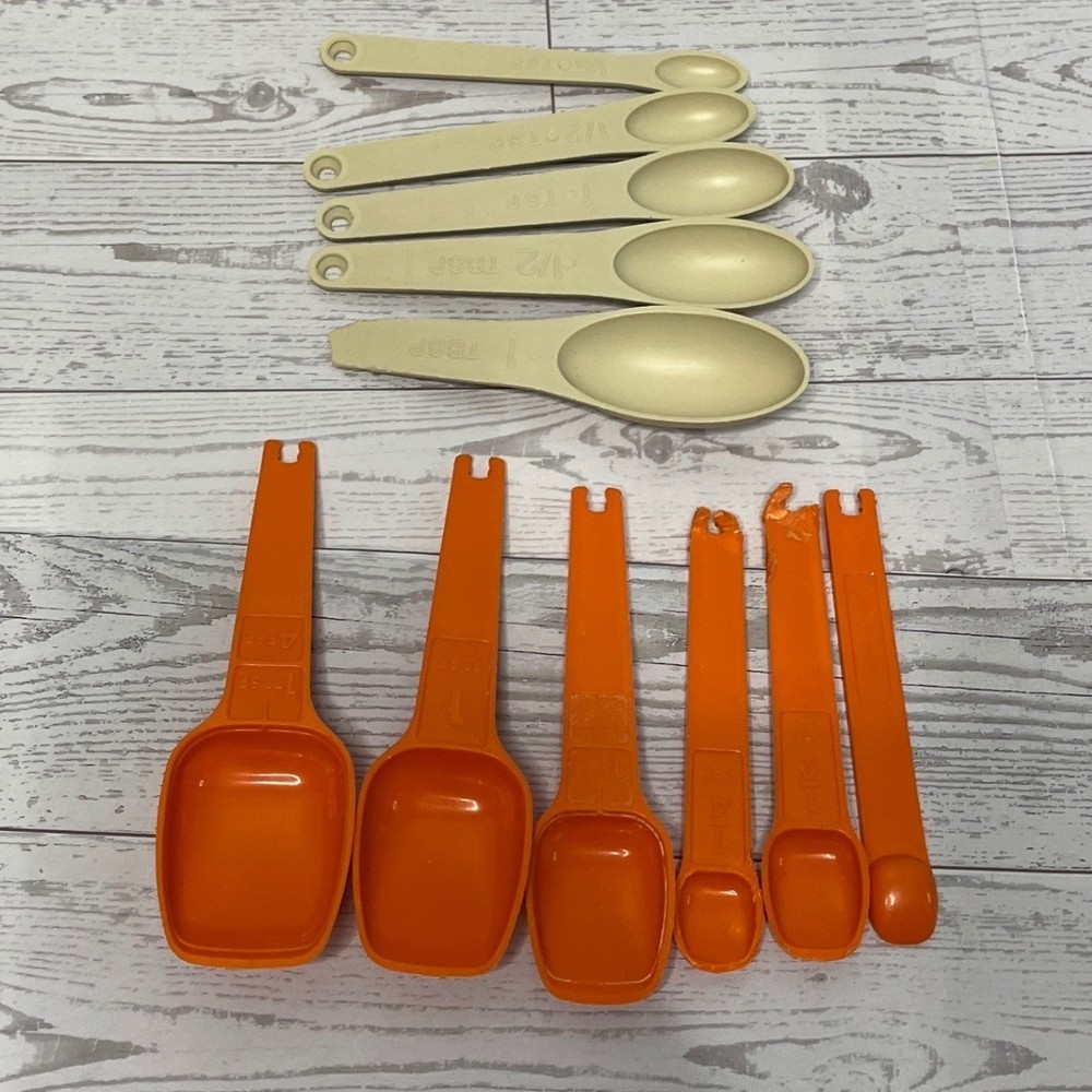 VTG Tupperware Measuring Spoons Set Orange Cream Plastic Kitchen Tools Bundle