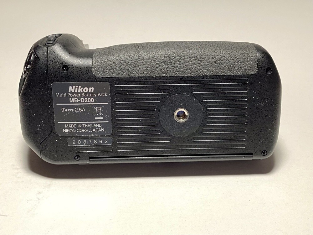 Nikon MB-D200 Battery Pack Multi Power Grip