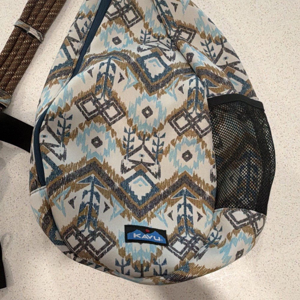 KAVU Patterned Canvas Hiking Daypack Zip Closure Adjustable Strap Mesh Pocket