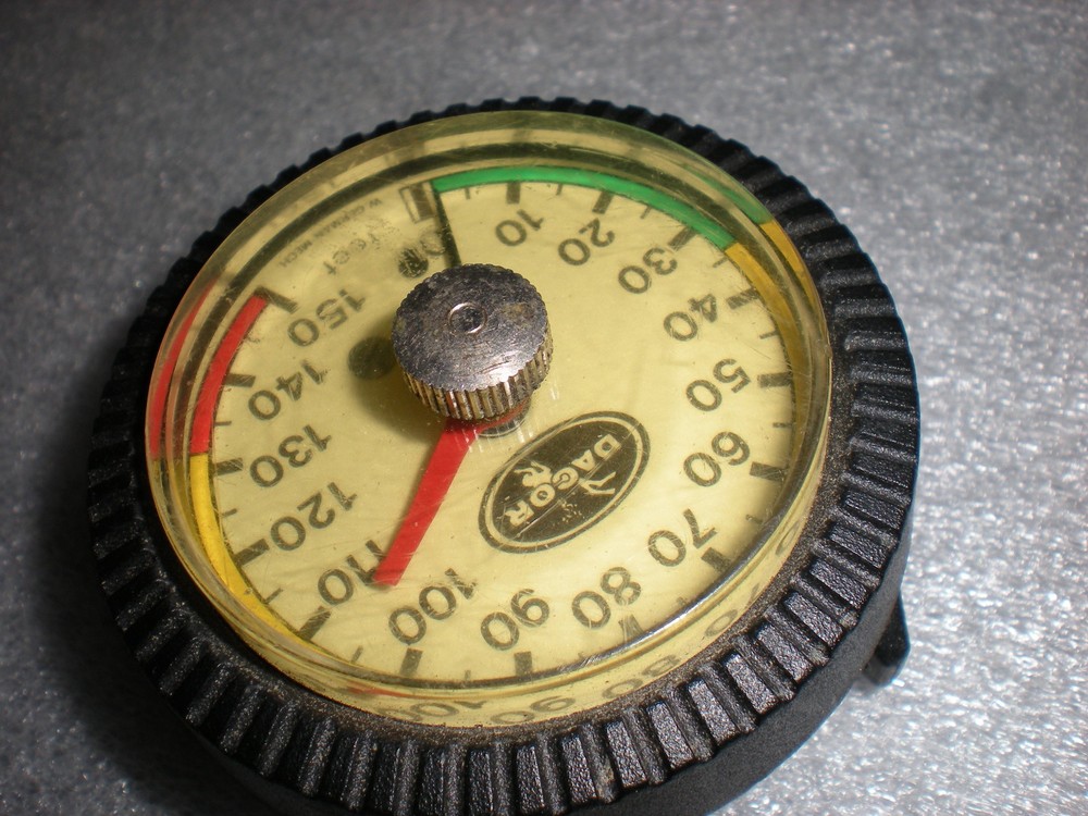 Vintage DACOR Scuba Diving Wrist Depth Gauge MISSING STRAPS ASIS UNTESTED