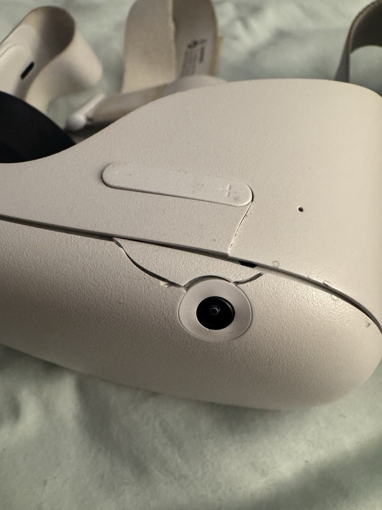 Meta Quest 2 VR - Headset Only, Missing Face Cushion, Some Damage, Powers On