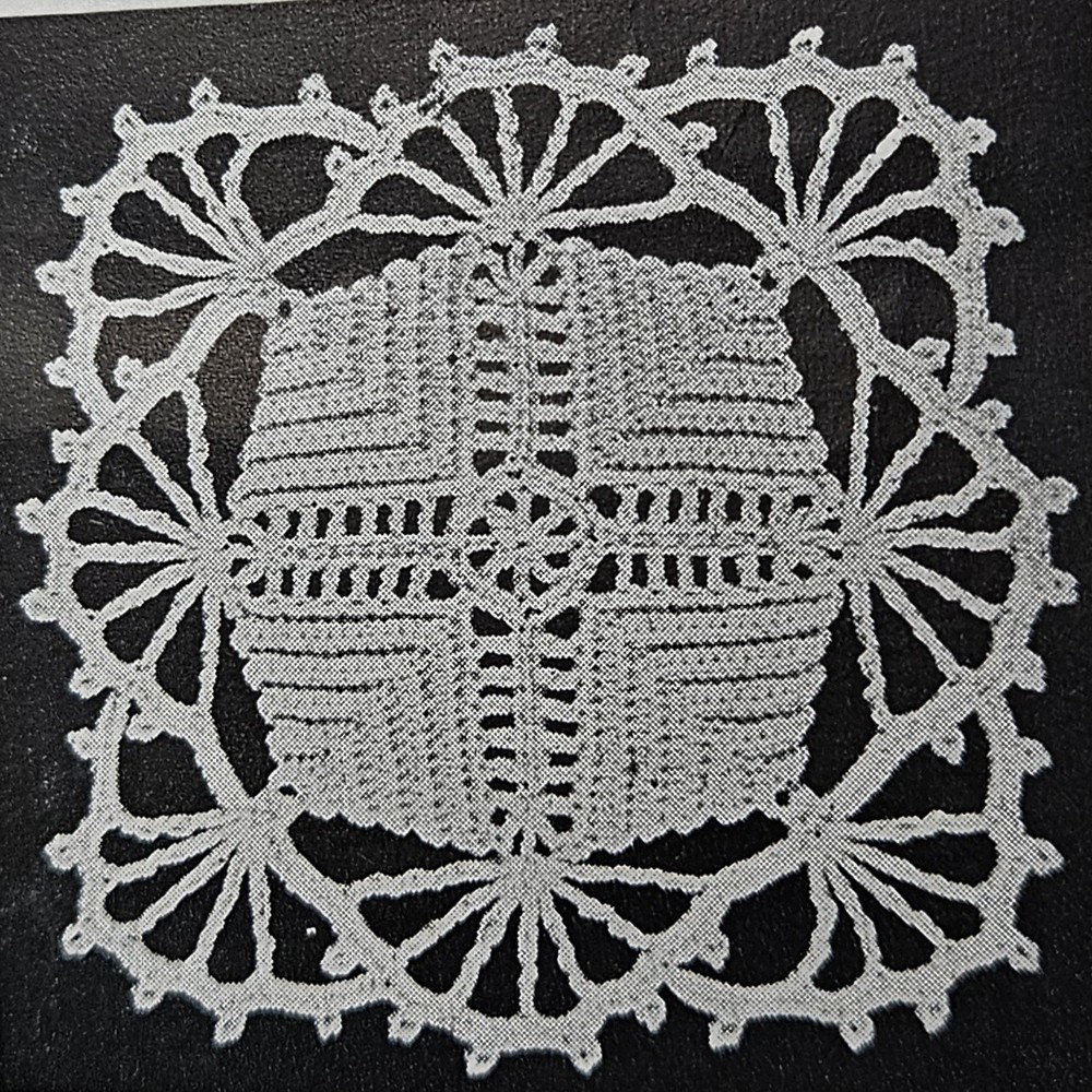 BEDSPREAD Tablecloth NOVELTY CROCHET PATTERNS LILY 102