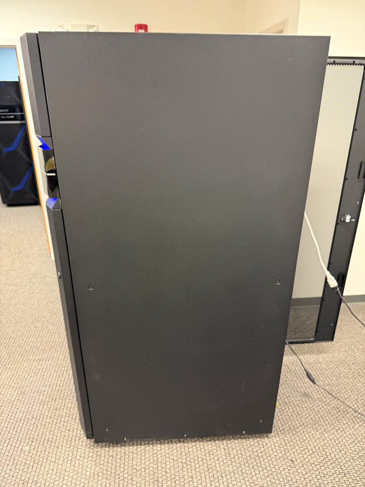 Dell EMC VMAX ALL FLASH 40U Server Rack with PDU's