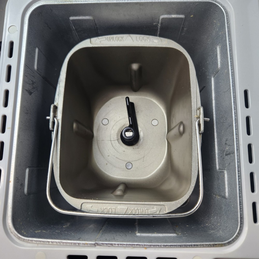 Zojirushi BBCC-Q10 Home Bakery Junior Automatic Bread Machine