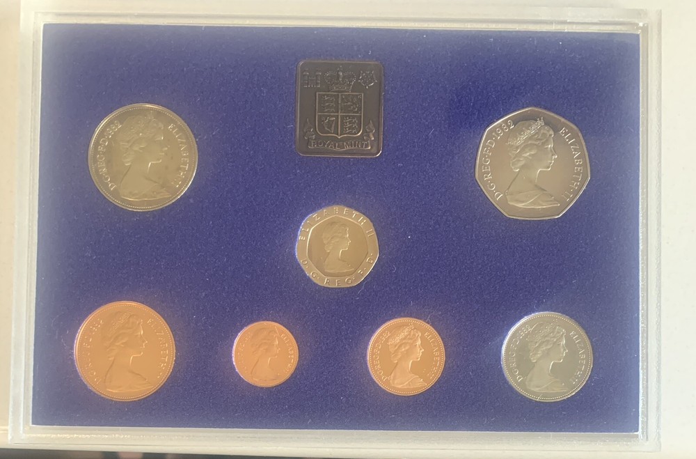 1982 GREAT BRITAIN 8 PIECE PROOF SET IN ORIGINAL PACKAGE WITH PAPERWORK