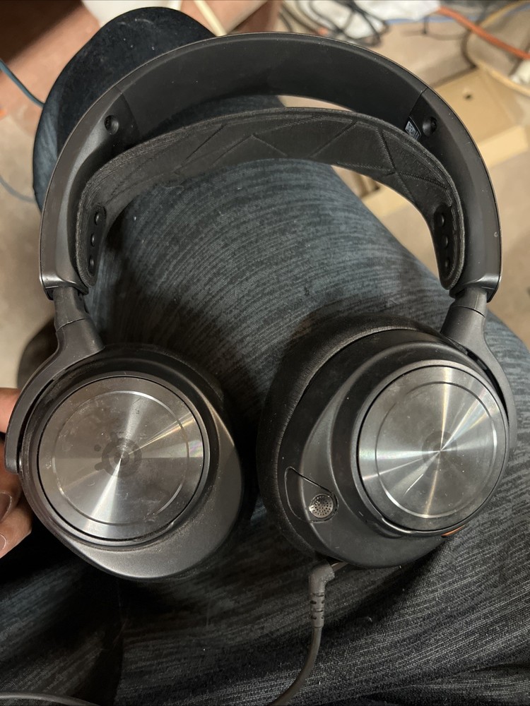 SteelSeries  Wireless Headset - NO Base Station ONLY ONE SIDE WORKS