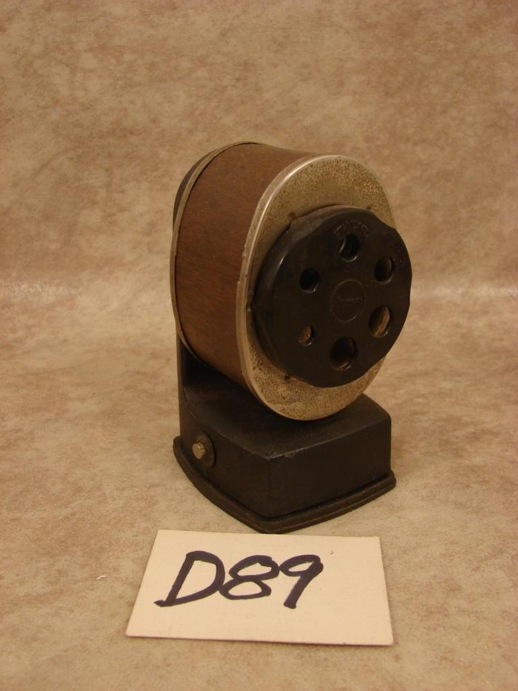 D89 Vintage Apsco Model V-10 Portable Vacu Base Pencil Sharpener