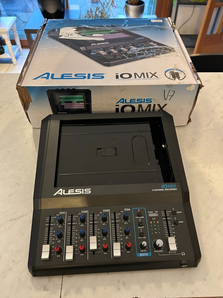 Alesis IO Mix