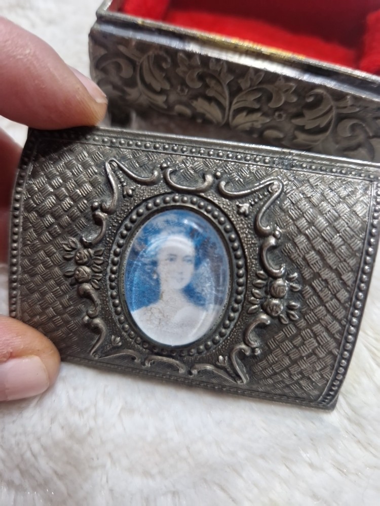 Antique Trinket Box with portrait