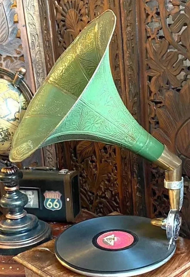 HMV Gramophone Antique, Fully Functional Working Phonograpf, win-up record playe
