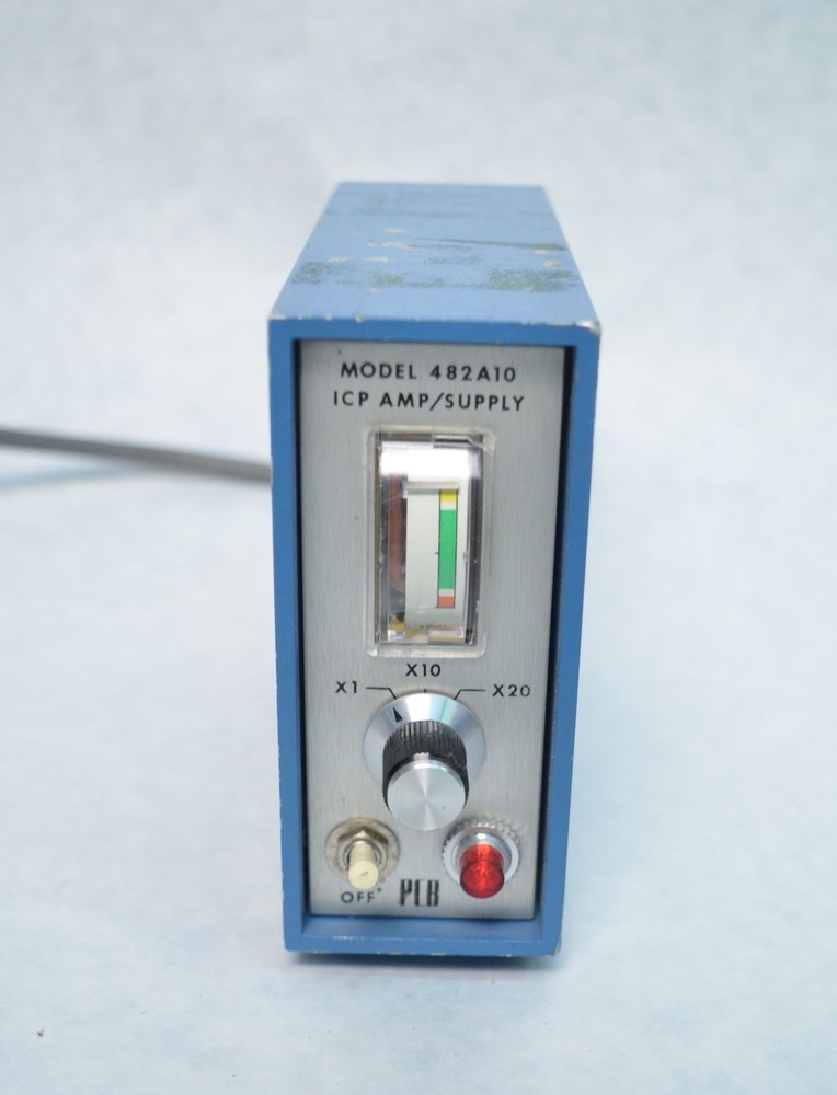 PCB Piezotronics Model 482A10 Accelerometer ICP Amp/Supply