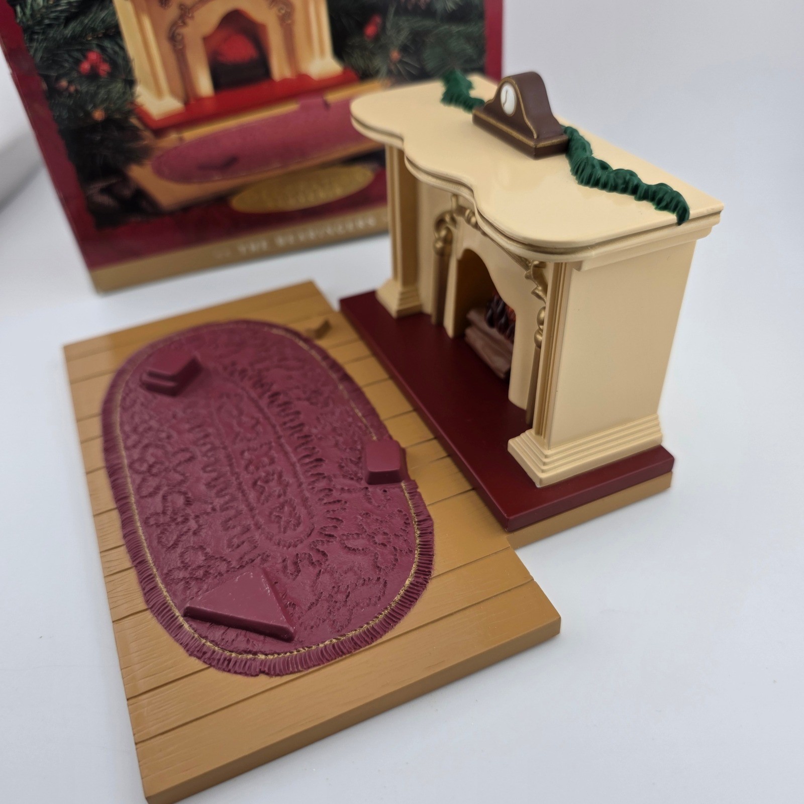 Hallmark Keepsake Bearingers Flickering Light Fireplace 2003 Ornament Tested