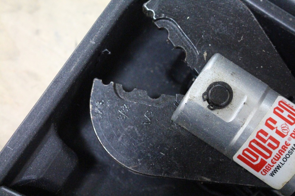 LOOS & CO HC-3010 CRIMPER WITH CHARGER