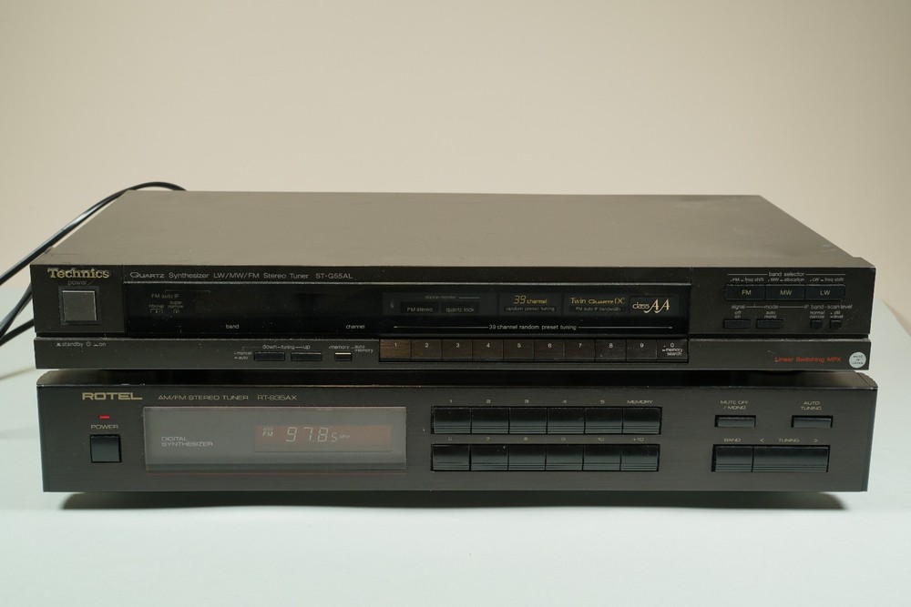 Technics ST‑G70L & Rotel RT-935AX Stereo Tuner