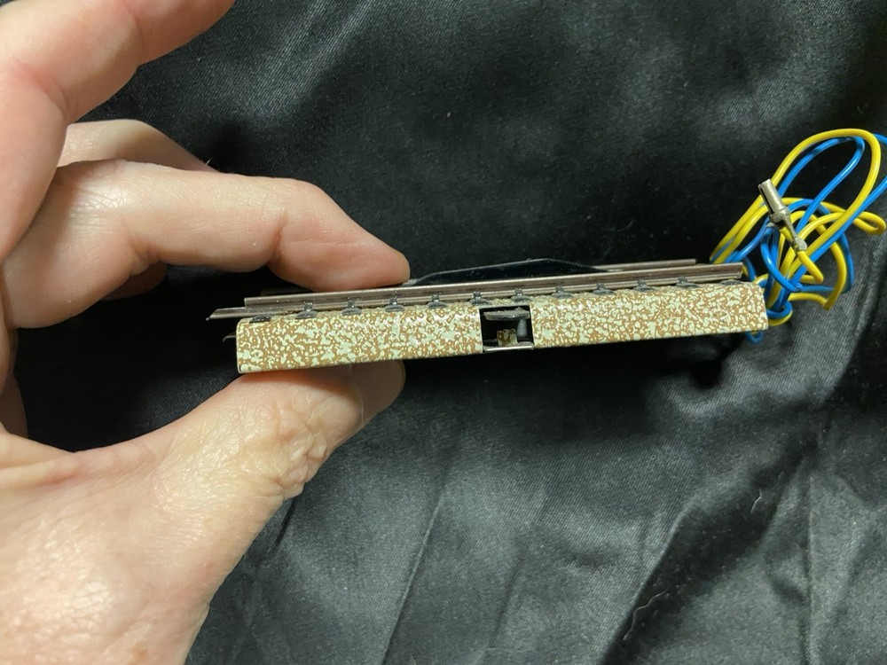 Vintage Marklin 5112 HO Scale Uncoupling Track Section
