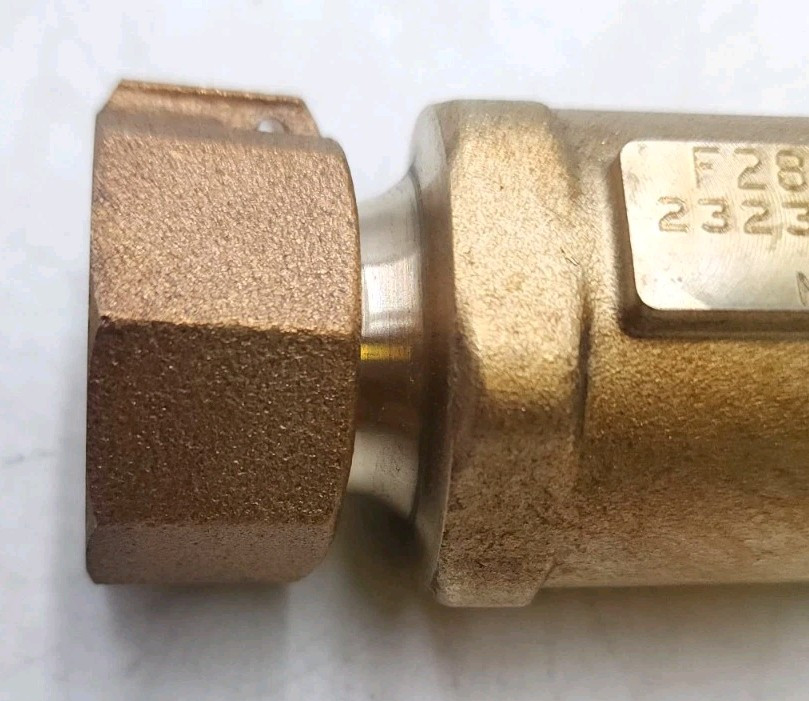 Zurn Wilkins 1UFMX34UF-700XL Dual Check Valve Outlet 3/4" FNPT / Inlet 1" FMTC