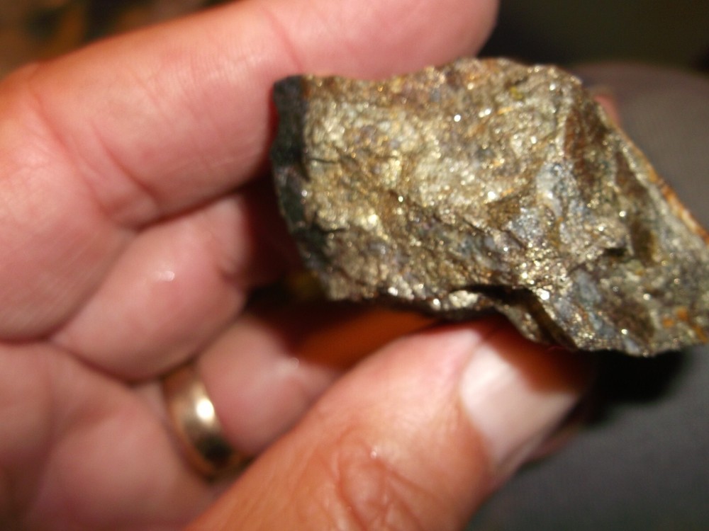 Gold, silver, copper, 95 grams samples ,ore high grade .