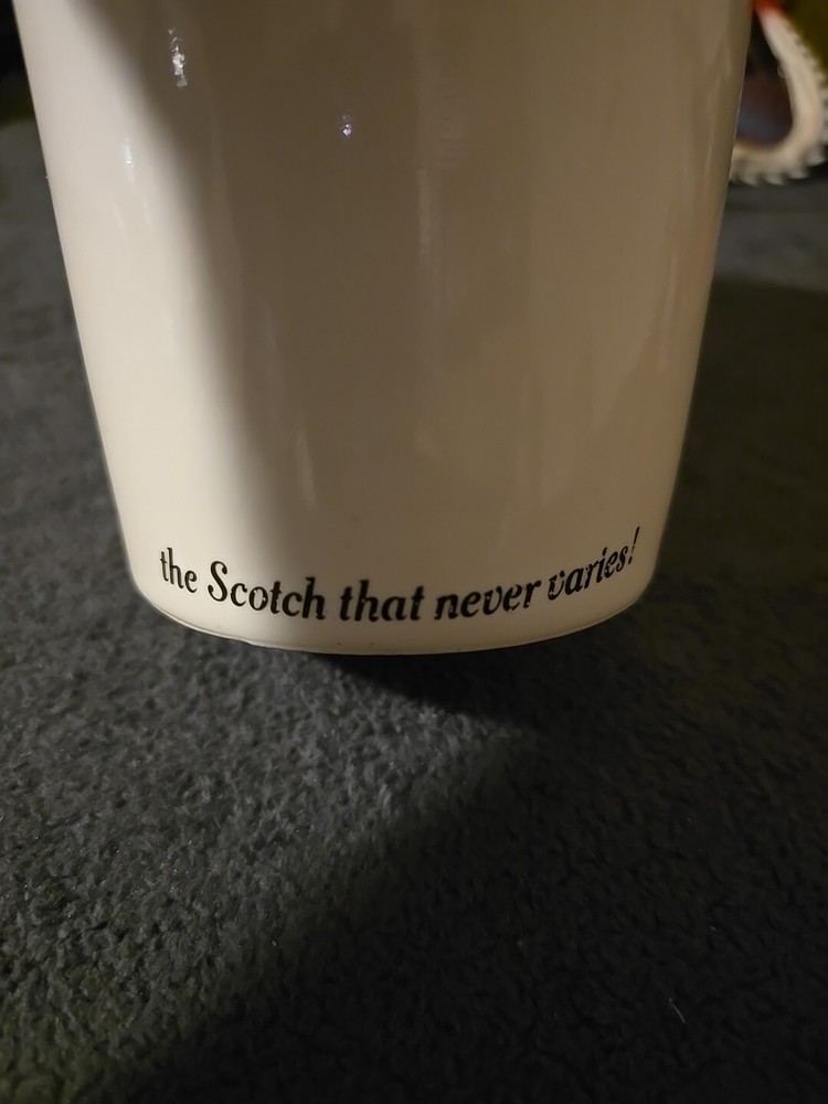 VTG DEWARS WHITE LABEL SCOTCH WHISKEY CERAMIC PITCHER - BAGPIPER
