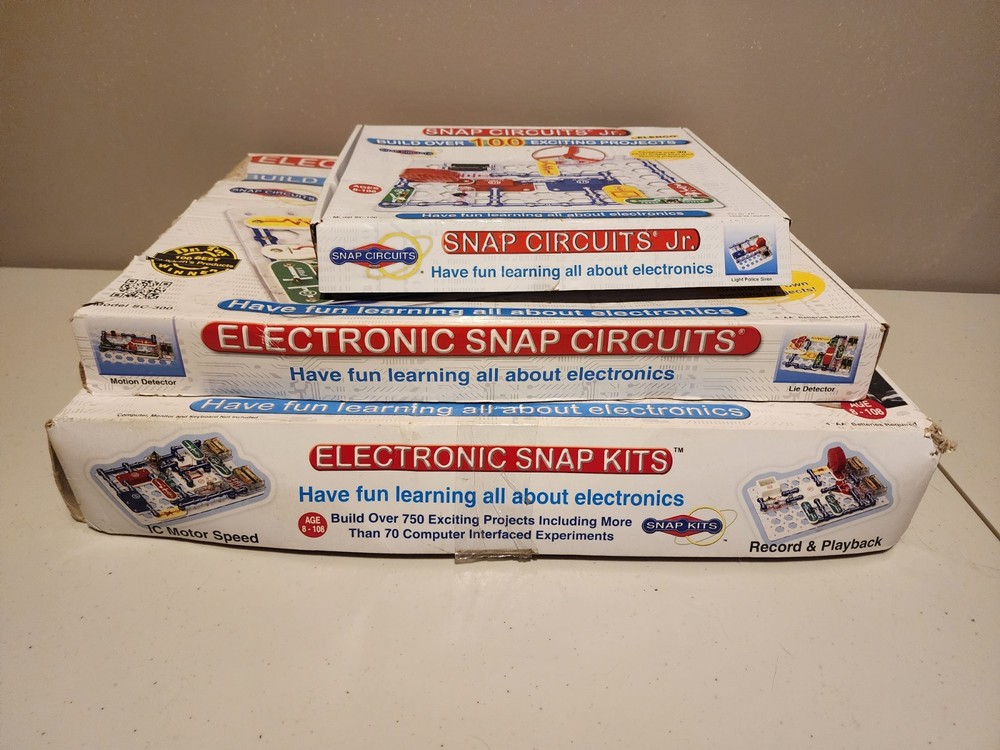 Electronic Snap Circuits  750, 300, 100 Experiment Kits - Incomplete