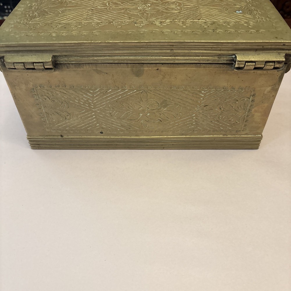 “Antique Victorian Brass Coal Hod / Fireplace Box – Decorative Storage”