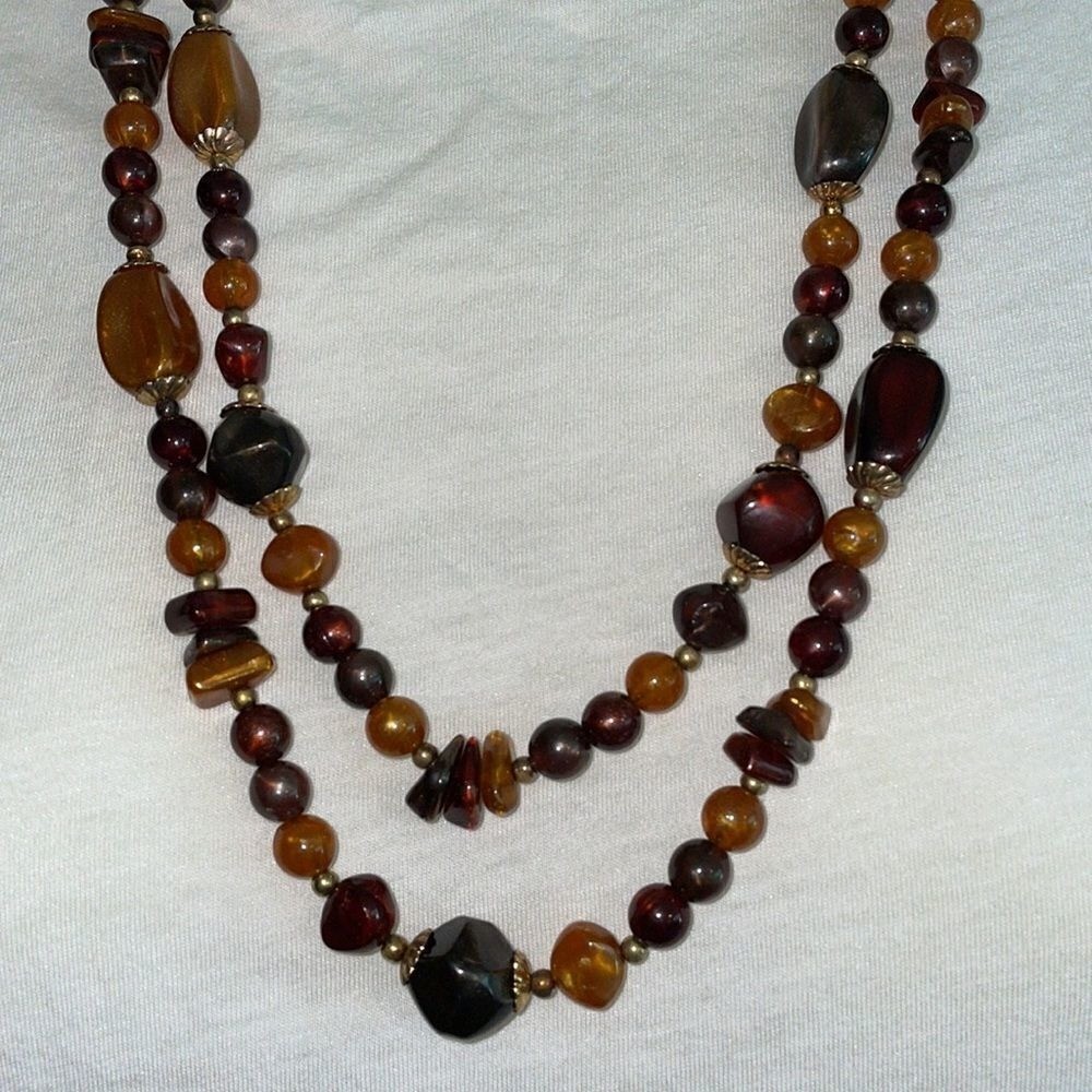 Pretty amber colored stone double layered necklace