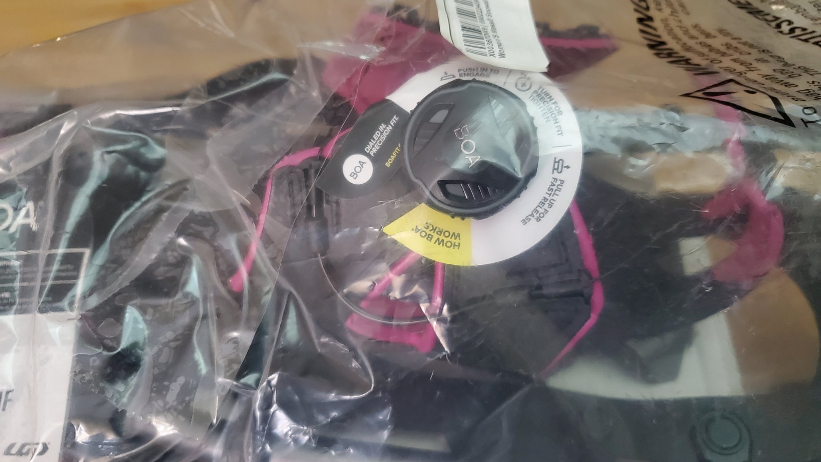 Louis Garneau Women's Massif 822 Snowshoes, BOA, Black/Pink (Users 80-160lbs)