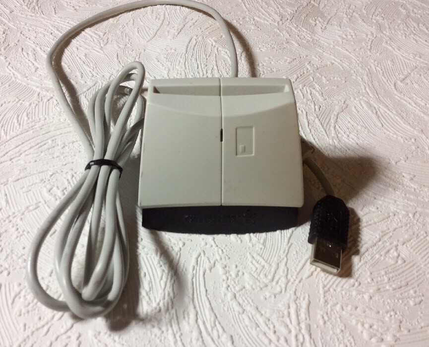 Cherry ST-1044U Desktop Smart Card Reader