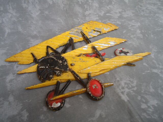 HOMCO TRIPLANE WALL DECOR - DIECAST - 1975