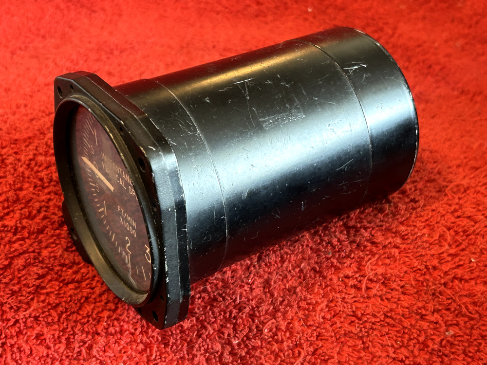 UNITED INSTRUMENTS INSTANTANEOUS VERTICAL SPEED INDICATOR P/N 7140 CODE C.42