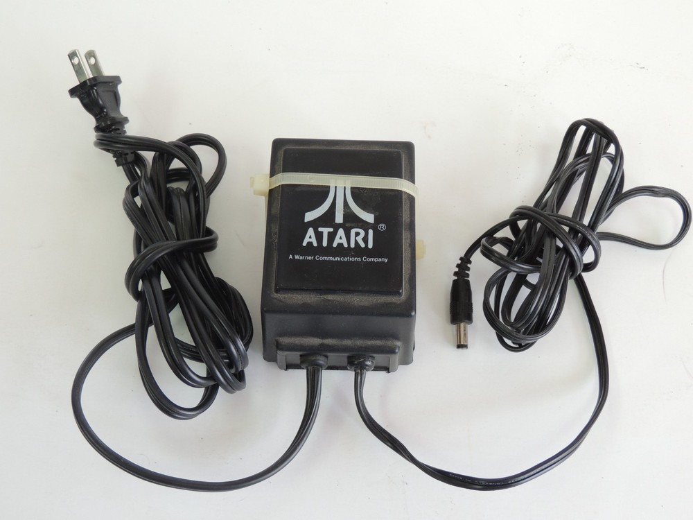 Atari 800 Vintage Home Computer Tested + power, composite cable, 1902A cable